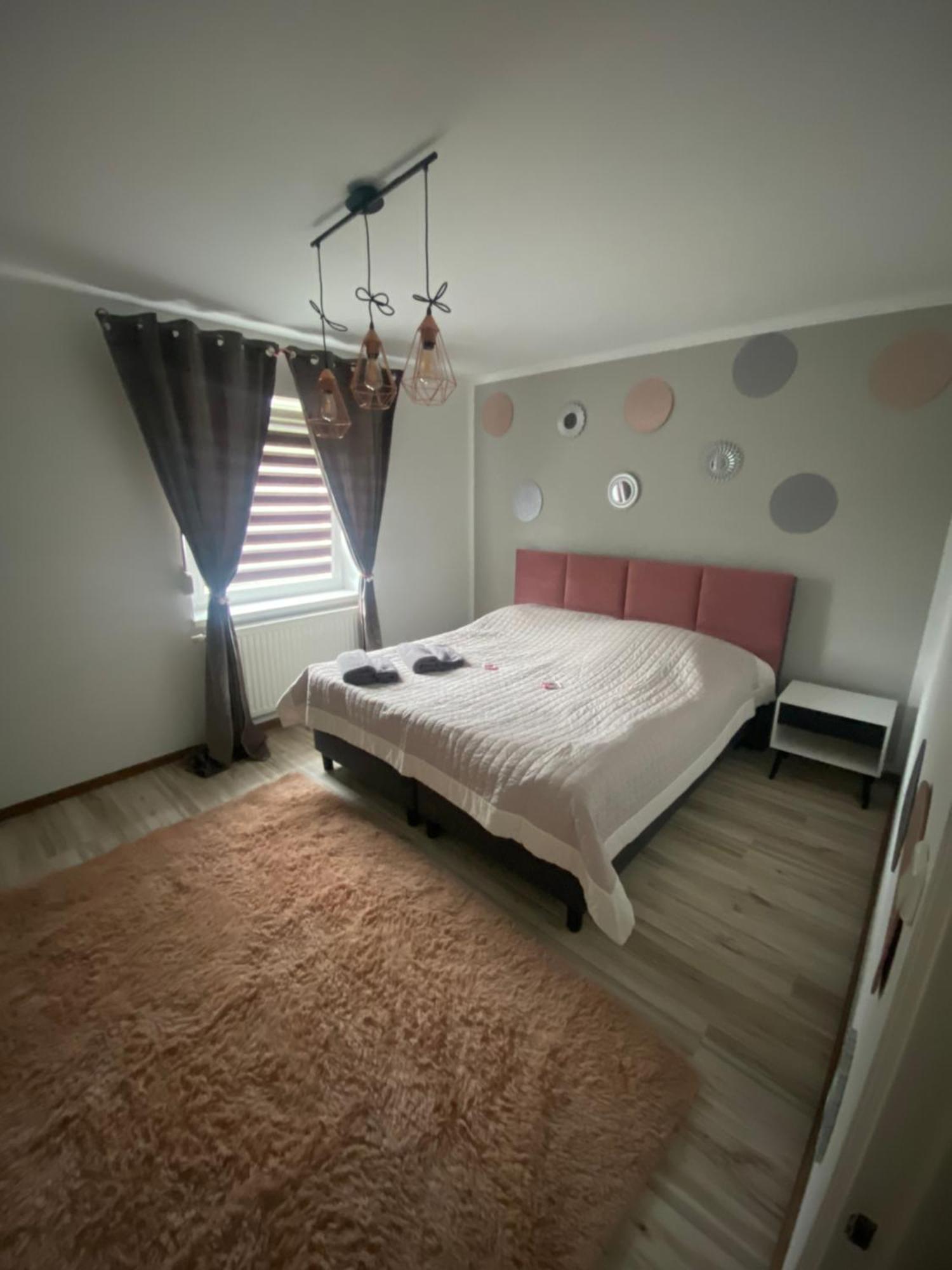 Apartamenty Ciukaj Paczkow Exteriör bild
